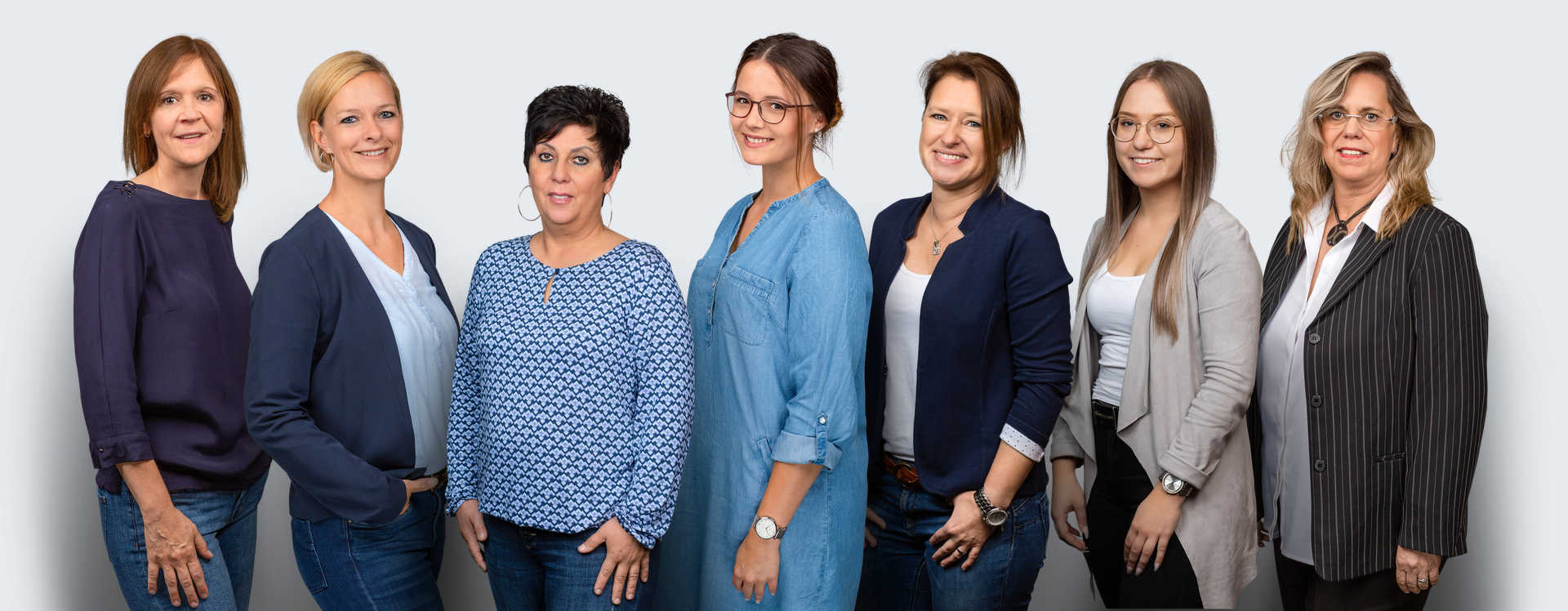 Gruppenbild des Büroteams (6 Frauen)